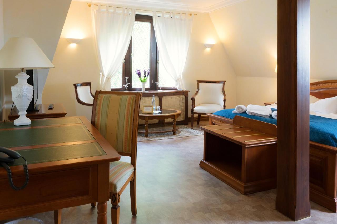 קדלינבורג Schlosshotel Zum Markgrafen מראה חיצוני תמונה